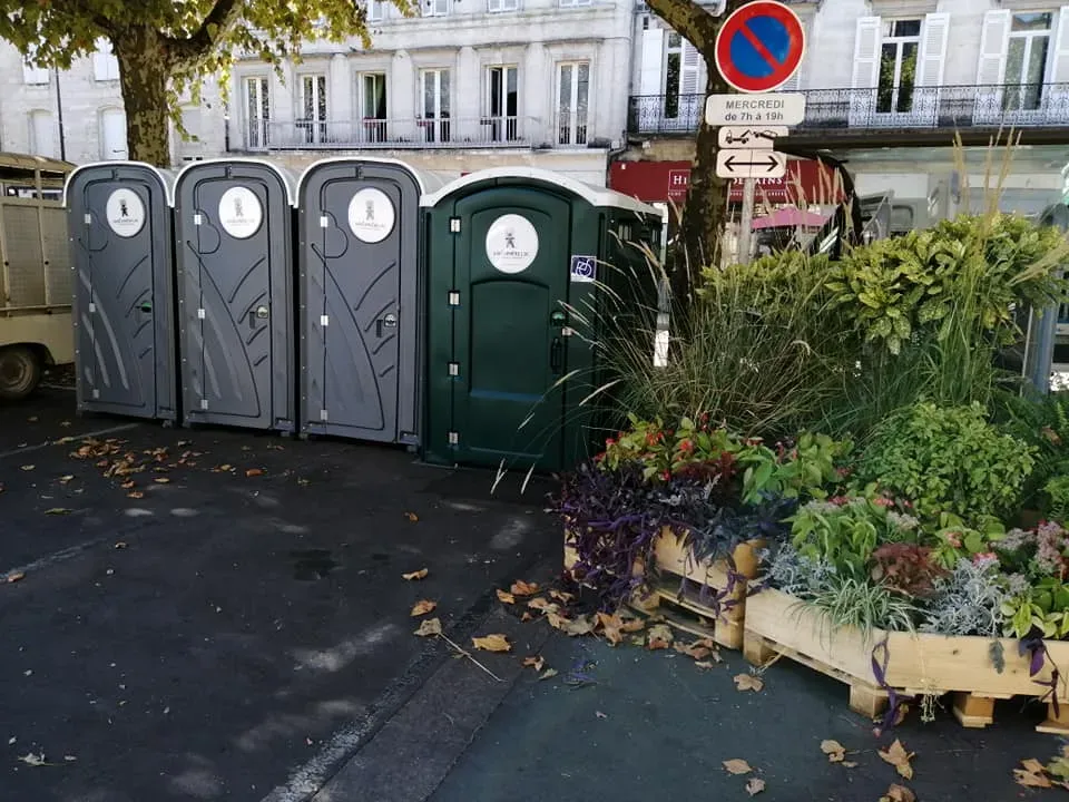 Location WC PMR à Sarlat-la-Canéda